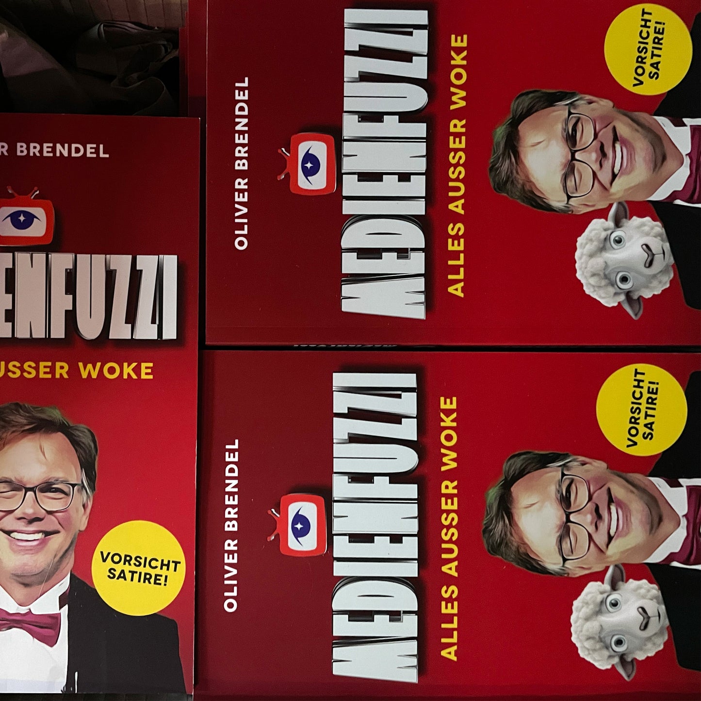 Medienfuzzi: ALLES AUSSER WOKE